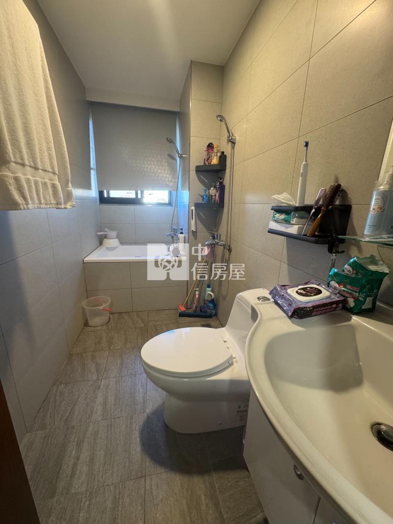 輕屋齡美裝潢雙車位別墅房屋室內格局與周邊環境