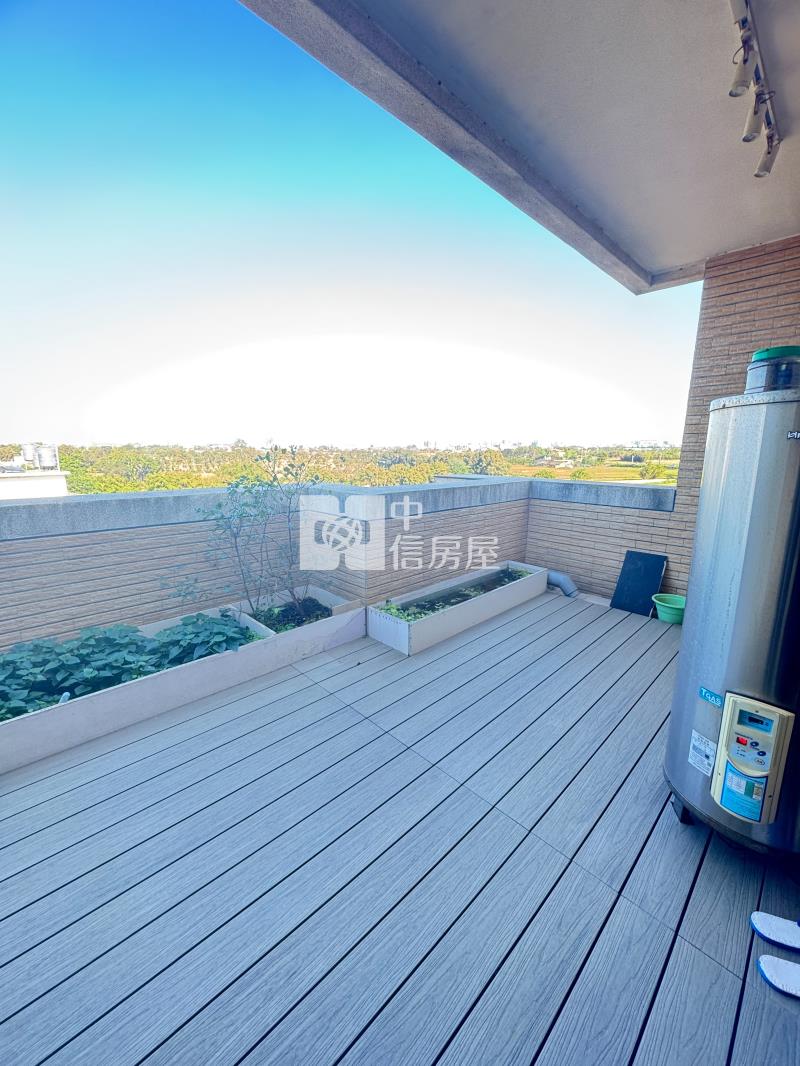 輕屋齡美裝潢雙車位別墅房屋室內格局與周邊環境