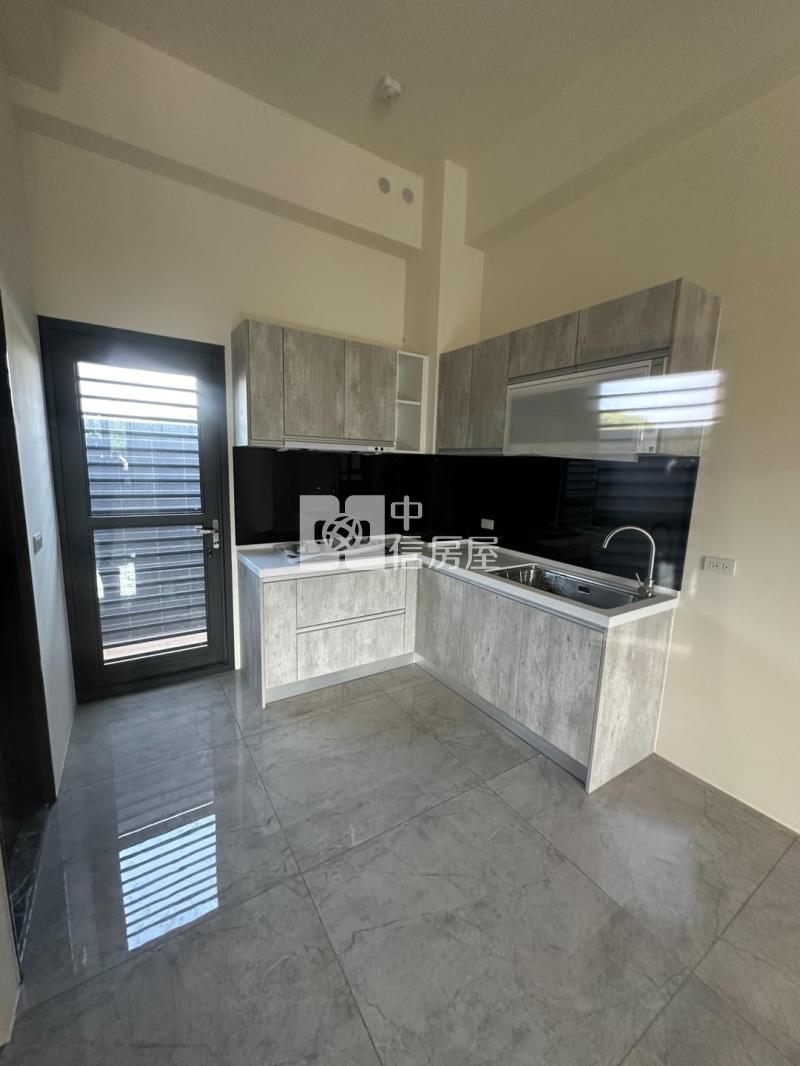 田尾中正路全新透天A房屋室內格局與周邊環境