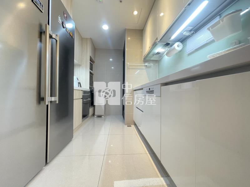 青埔A18新大南青山高樓美景3+1房雙車位房屋室內格局與周邊環境