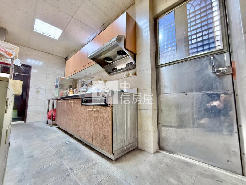 樹孝商圈前後臨路8米面寬店住房屋室內格局與周邊環境