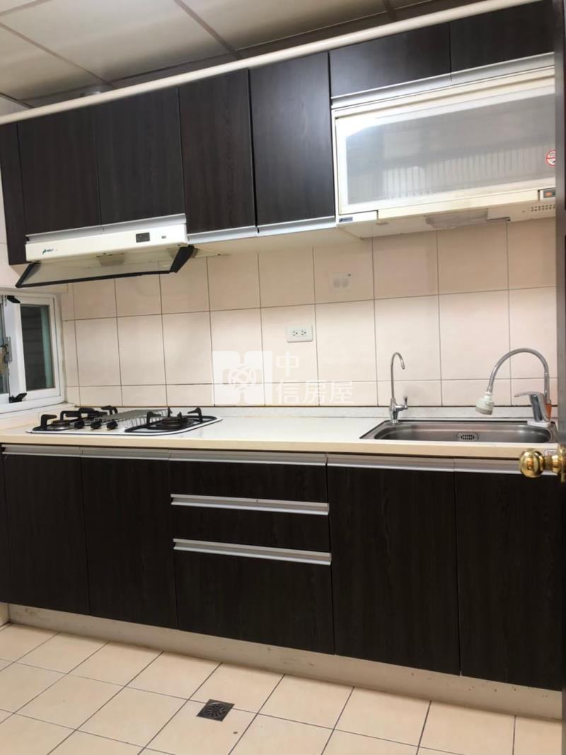 時代廣場大3房車房屋室內格局與周邊環境