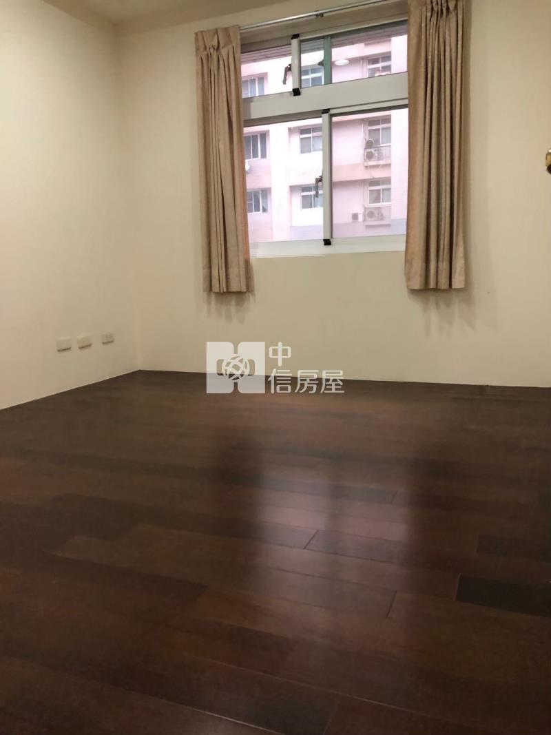 時代廣場大3房車房屋室內格局與周邊環境