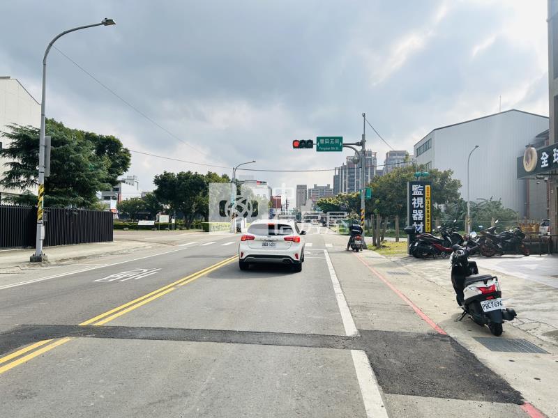 重劃區方正建地房屋室內格局與周邊環境