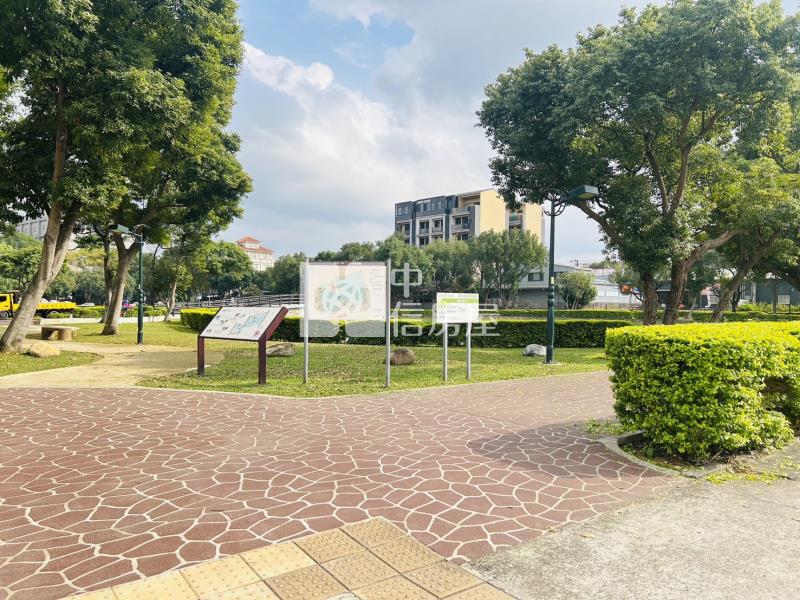 重劃區方正建地房屋室內格局與周邊環境