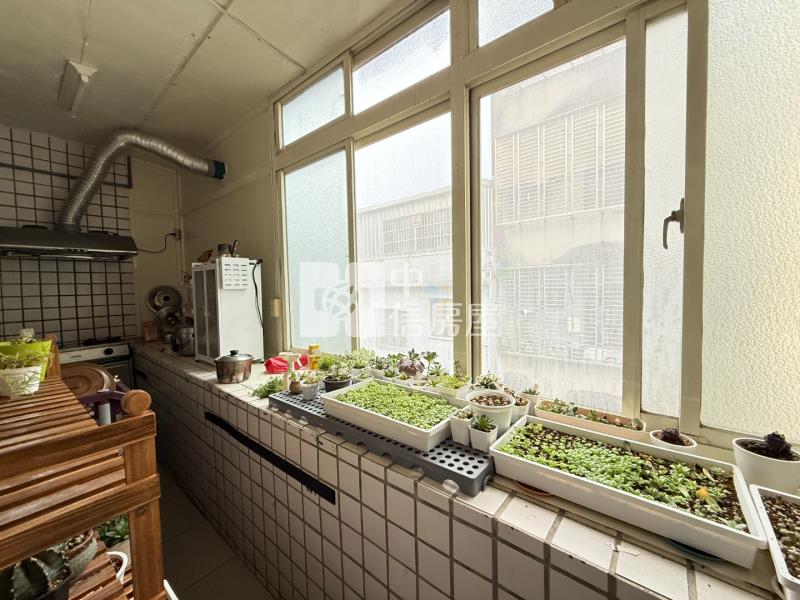 信義國小收租三套房房屋室內格局與周邊環境