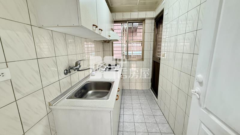 南區興大商圈大東家華園三房+車位房屋室內格局與周邊環境