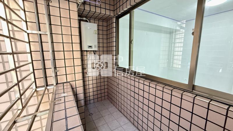 南區興大商圈大東家華園三房+車位房屋室內格局與周邊環境