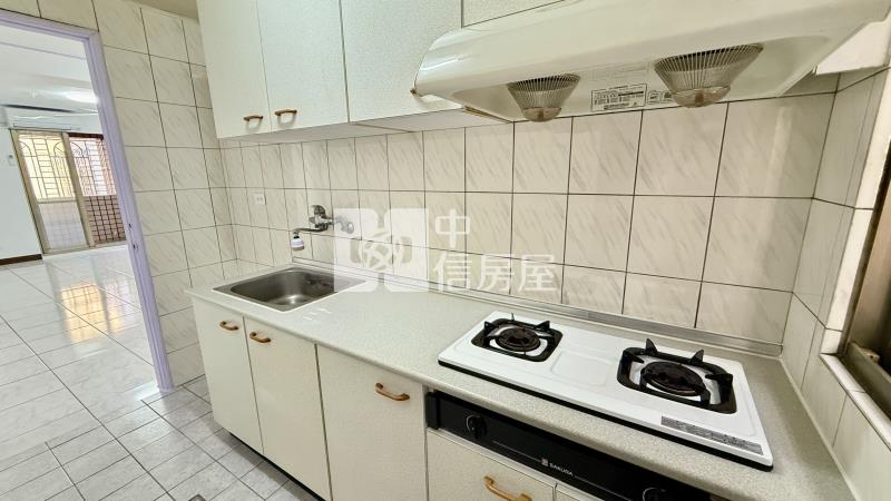 南區興大商圈大東家華園三房+車位房屋室內格局與周邊環境