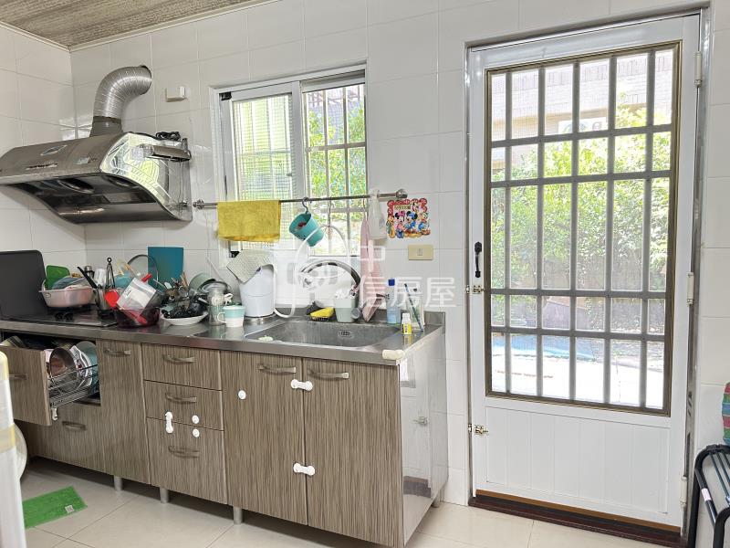 G-11岡山火車站捷運透天房屋室內格局與周邊環境