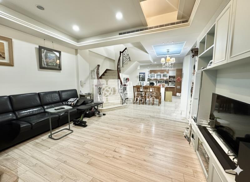 七期震後惠文學區6房雙車豪墅房屋室內格局與周邊環境