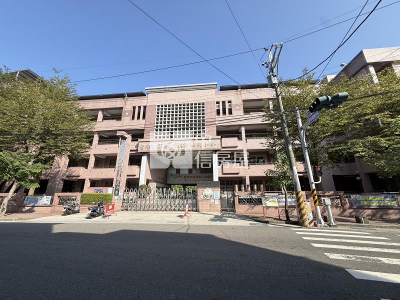 龍潭國小旁活巷建地房屋室內格局與周邊環境