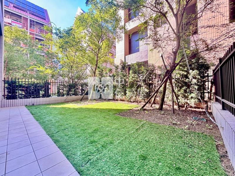 歸仁三井旁全新未住雅緻新裝潢雙花園平車電寓房屋室內格局與周邊環境