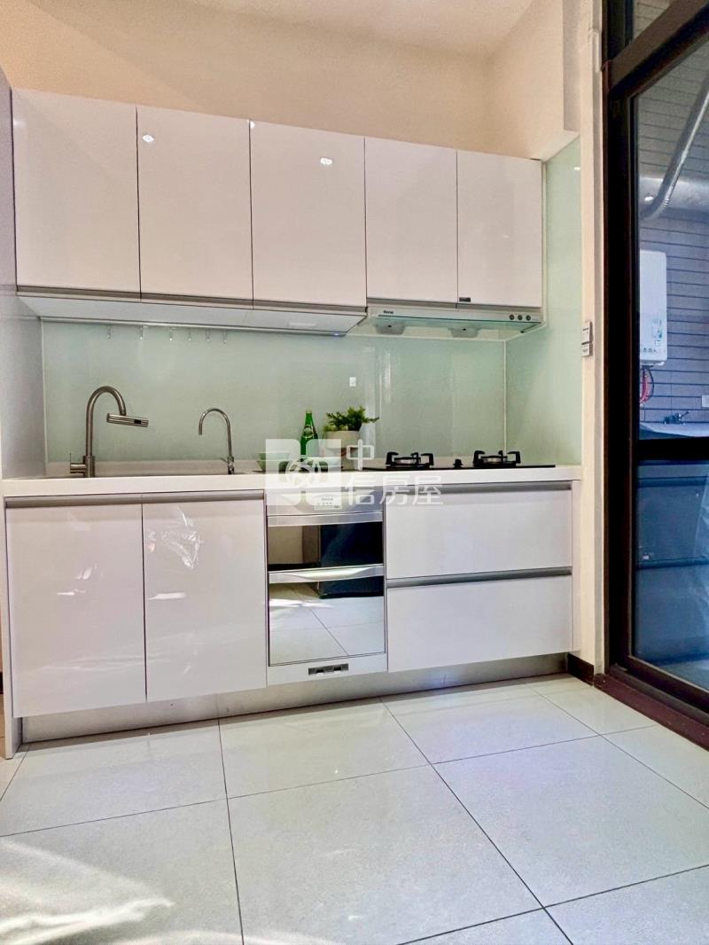 歸仁三井旁全新未住雅緻新裝潢雙花園平車電寓房屋室內格局與周邊環境