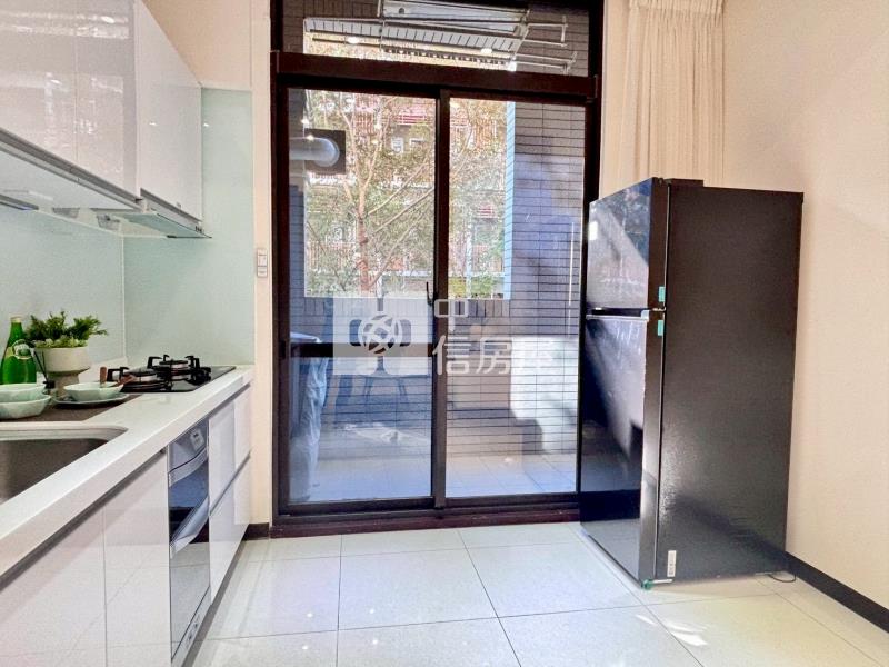 歸仁三井旁全新未住雅緻新裝潢雙花園平車電寓房屋室內格局與周邊環境