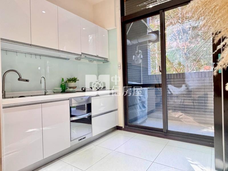 歸仁三井旁全新未住雅緻新裝潢雙花園平車電寓房屋室內格局與周邊環境