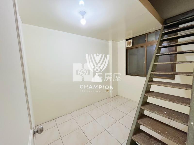 【冠軍】安樂區庭院一樓三房房屋室內格局與周邊環境