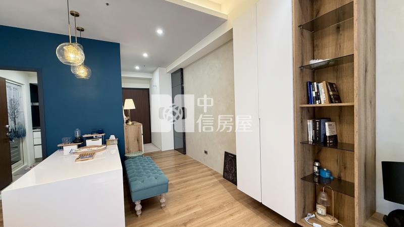 獨家!洲際W樹梢戶精美裝潢三房+充電平車房屋室內格局與周邊環境