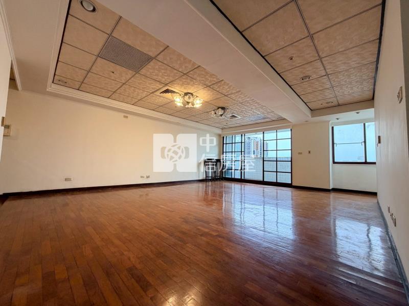 (德昌中國)興大健康公園~綠園道鋼骨結構景觀大三房附車位房屋室內格局與周邊環境