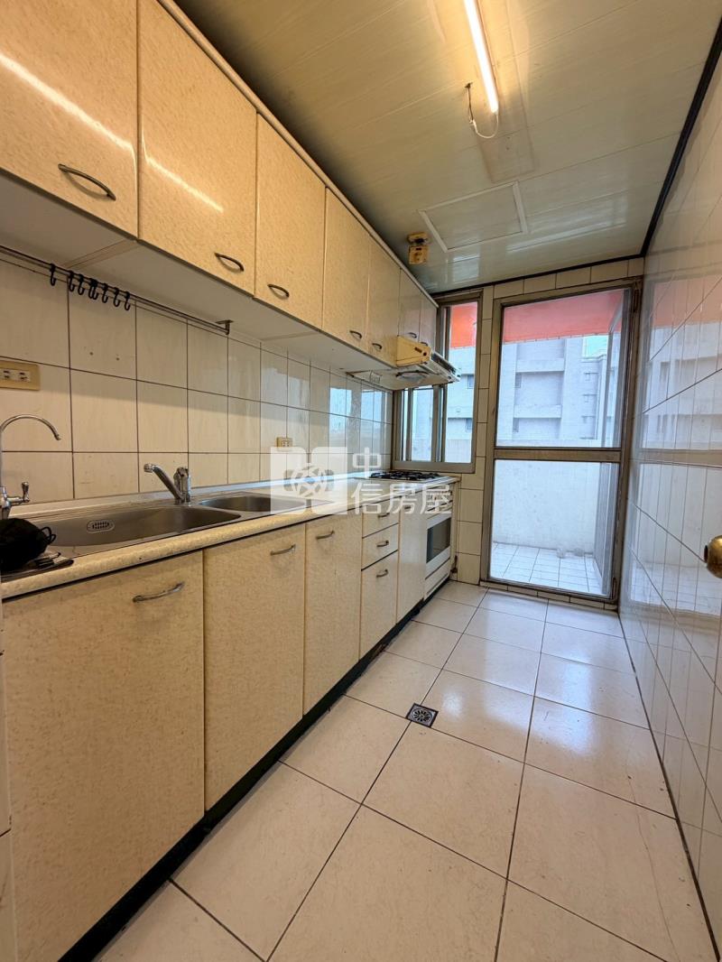 (德昌中國)興大健康公園~綠園道鋼骨結構景觀大三房附車位房屋室內格局與周邊環境