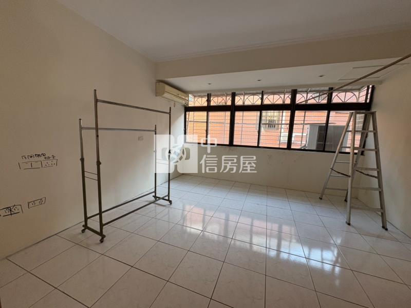 龍潭科學園區｜城市花園｜大地坪車庫別墅房屋室內格局與周邊環境