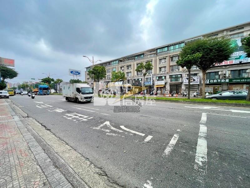 【星鑽】(專委)內壢家樂福賺錢金店面房屋室內格局與周邊環境