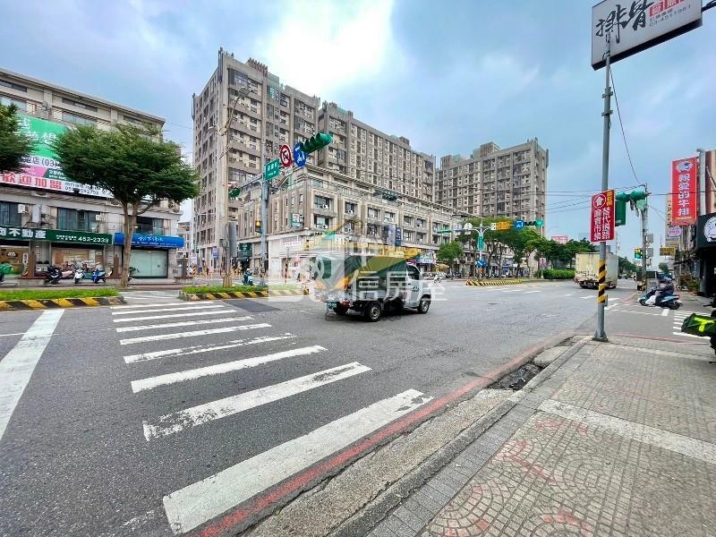 【星鑽】(專委)內壢家樂福賺錢金店面房屋室內格局與周邊環境