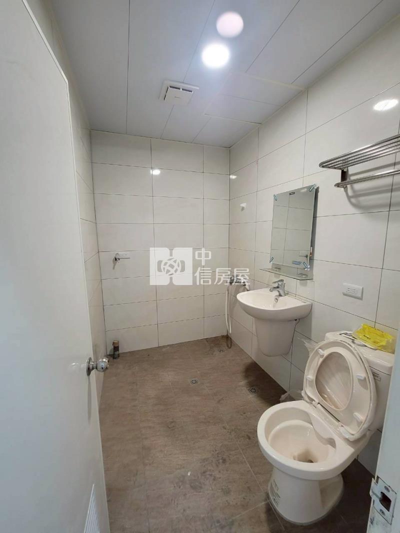 中壢近SOGO新整電梯美3房-車位可另購房屋室內格局與周邊環境