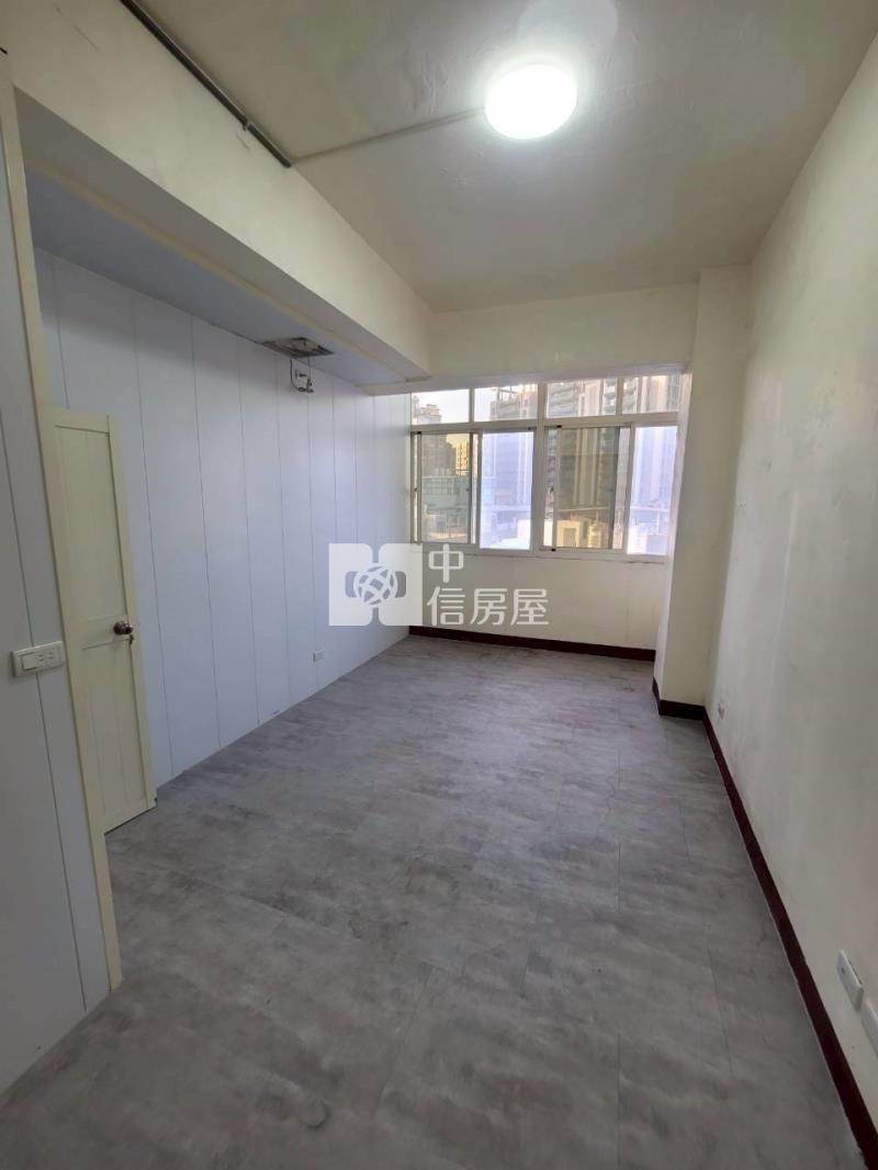 中壢近SOGO新整電梯美3房-車位可另購房屋室內格局與周邊環境