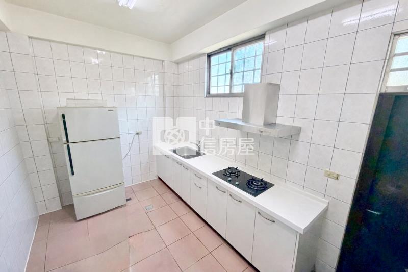 靜巷美透天房屋室內格局與周邊環境