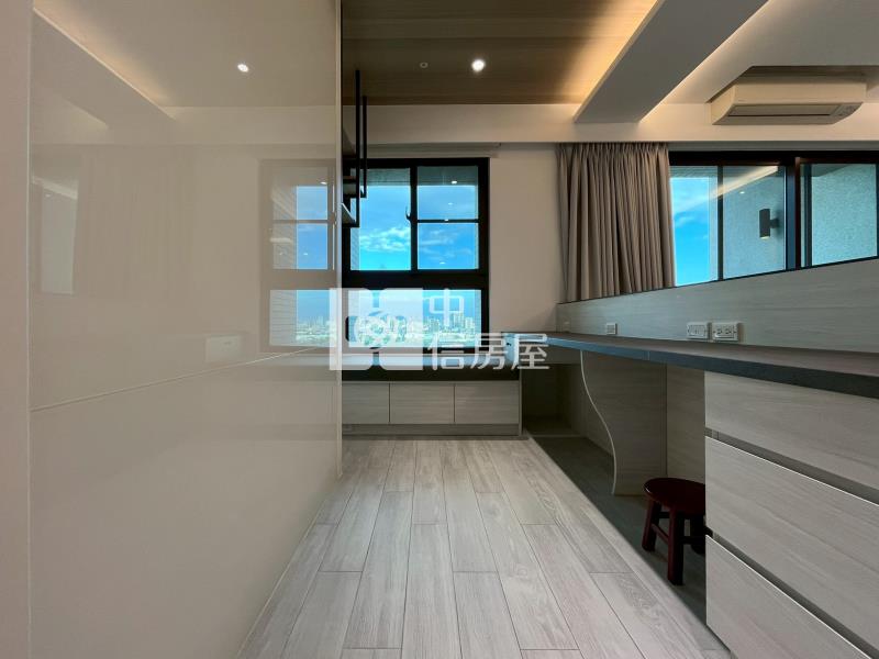 昌祐品閣｜精裝三改二房視野B1雙平車房屋室內格局與周邊環境