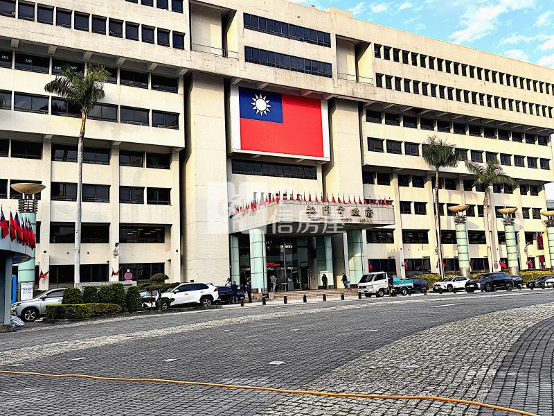 桃園市中心雙店面透天房屋室內格局與周邊環境