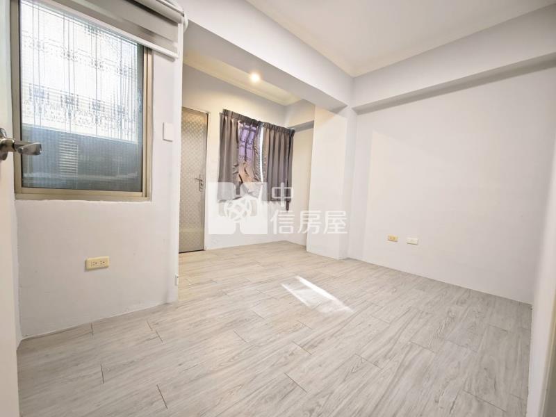 正南平路上樓店房屋室內格局與周邊環境