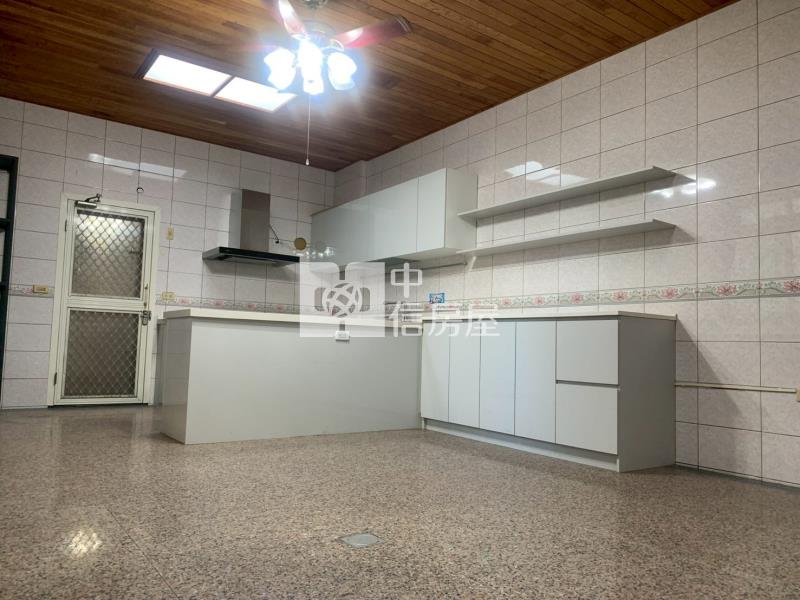 近安南醫院大地坪三角窗店住合一房屋室內格局與周邊環境