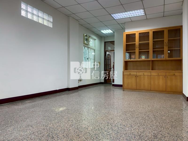 近安南醫院大地坪三角窗店住合一房屋室內格局與周邊環境