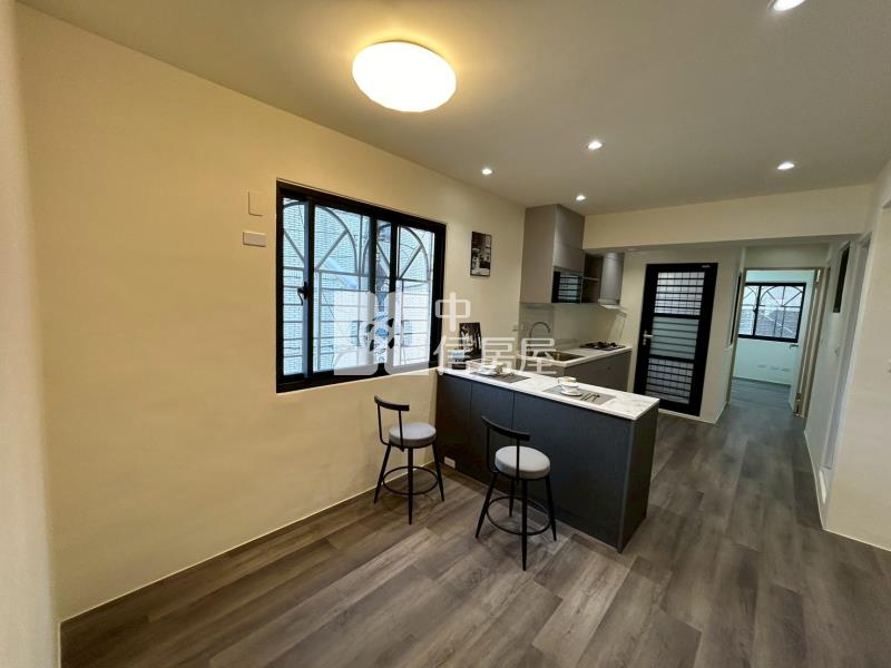 斗六環內三學區全新整理三房(免800萬！)房屋室內格局與周邊環境