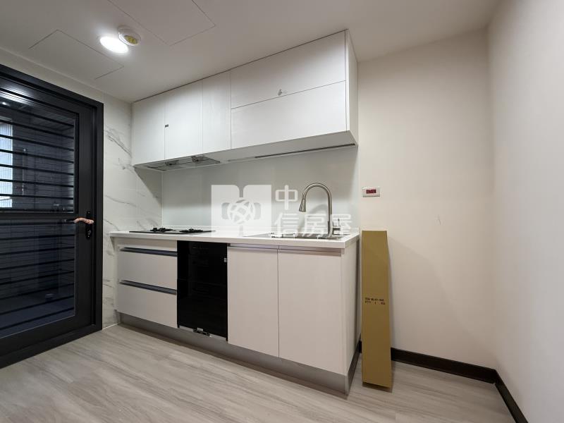 龍岡有福二房車房屋室內格局與周邊環境