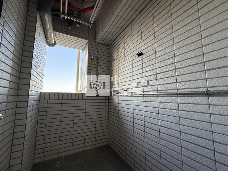 龍岡有福二房車房屋室內格局與周邊環境