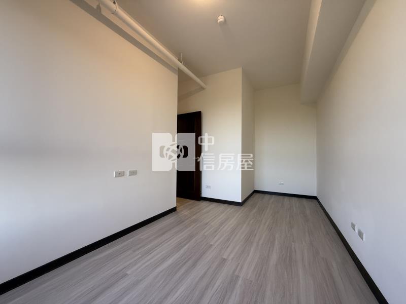 龍岡有福二房車房屋室內格局與周邊環境