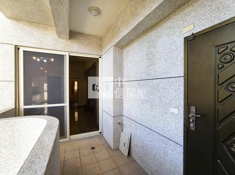 鼎川優閣中國醫BOT三房平車房屋室內格局與周邊環境