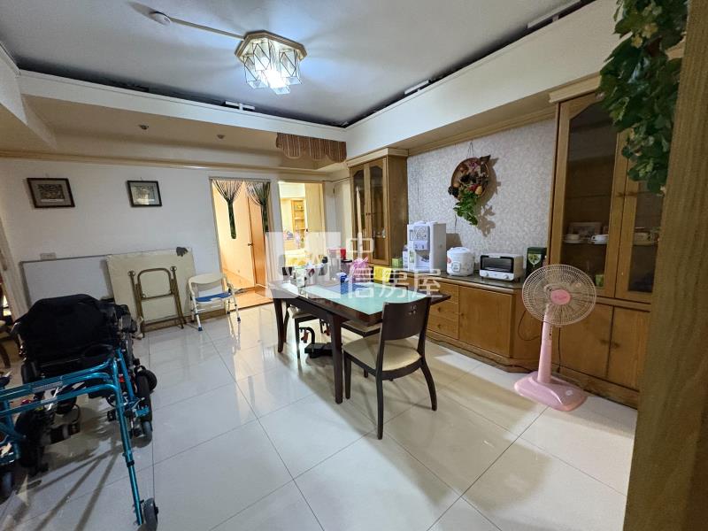 復旦中學稀有釋出羅曼蒂優質四房平車房屋室內格局與周邊環境