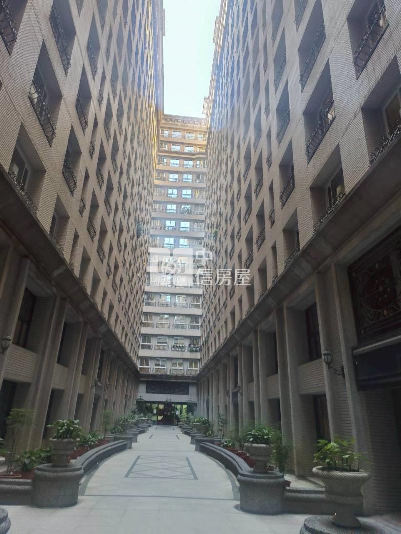 中壢運動中心法國之星三房車房屋室內格局與周邊環境