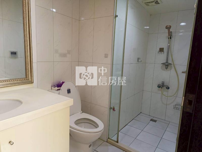 中壢運動中心法國之星三房車房屋室內格局與周邊環境