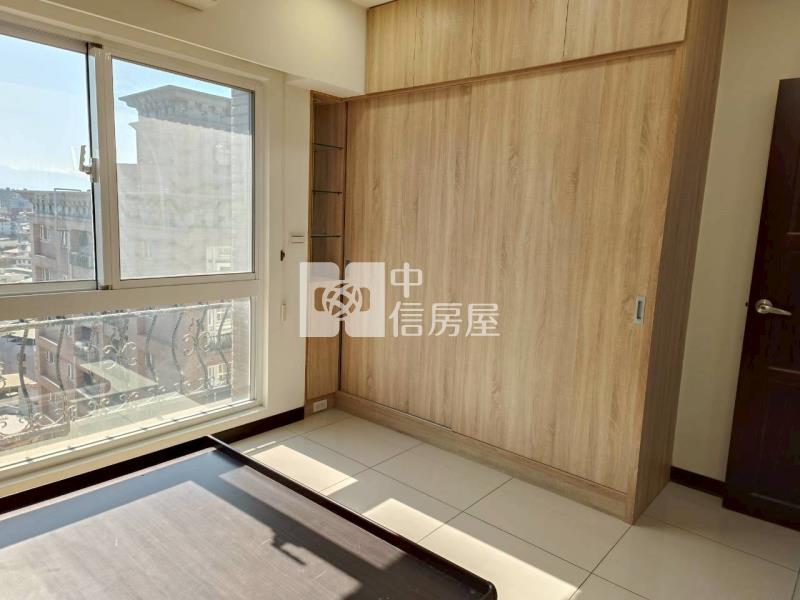 中壢運動中心法國之星三房車房屋室內格局與周邊環境