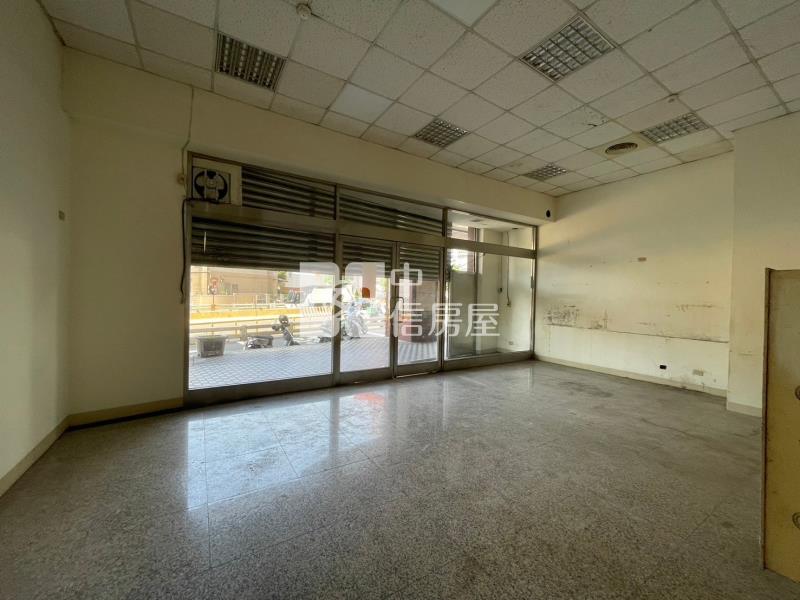 [首璽團隊]特力屋大面寬店面房屋室內格局與周邊環境