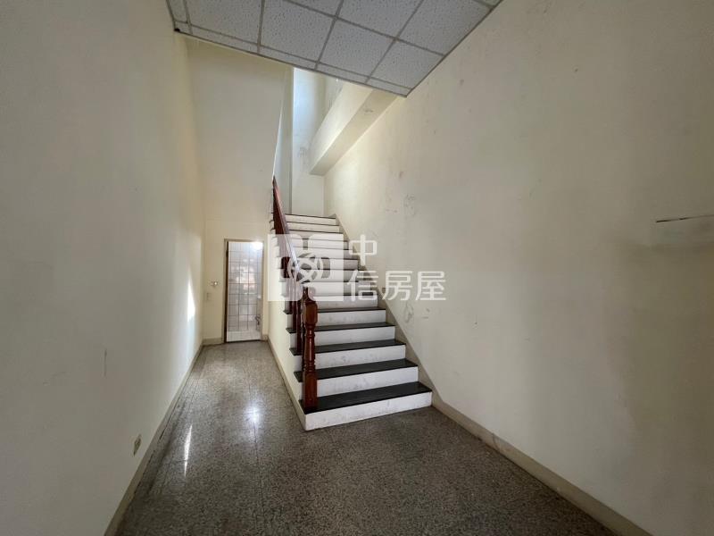 [首璽團隊]特力屋大面寬店面房屋室內格局與周邊環境