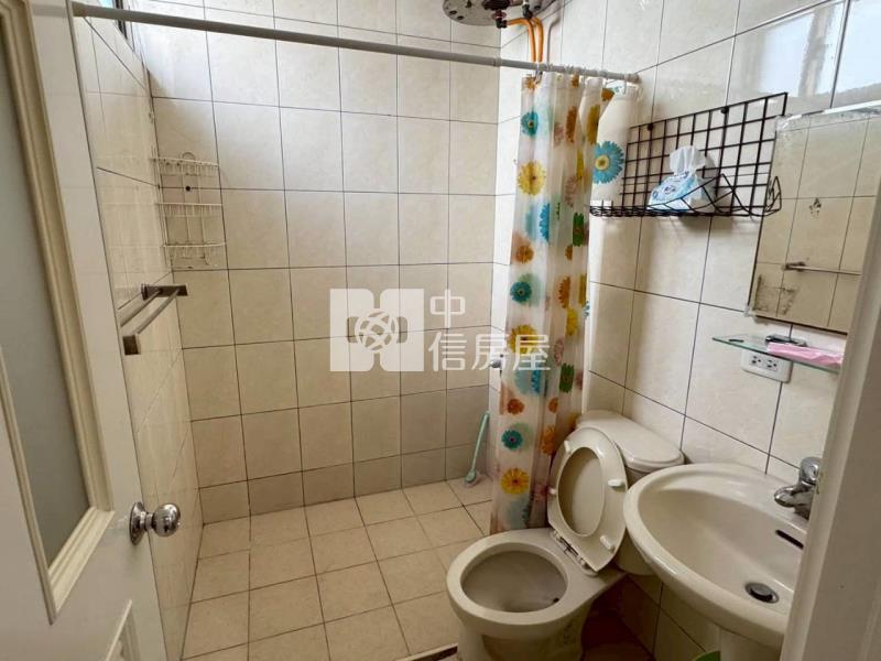 龍潭大同路邊間透天收租7套房房屋室內格局與周邊環境