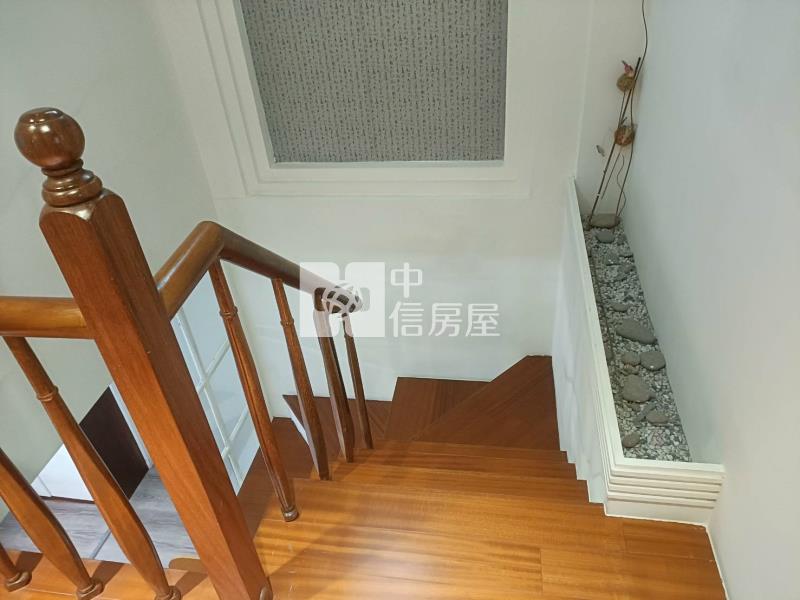 (文心大三元翡翠區)南區文心大三元樓中樓美五房+平車房屋室內格局與周邊環境