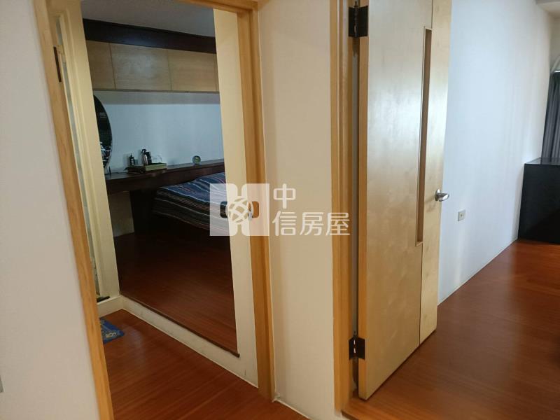 (文心大三元翡翠區)南區文心大三元樓中樓美五房+平車房屋室內格局與周邊環境