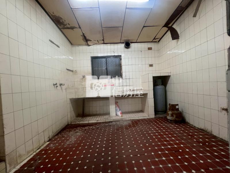 低總價臨路透天房屋室內格局與周邊環境